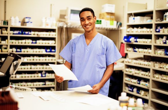 thinking-about-a-career-as-a-pharmacy-technician-in-ontario-you-need